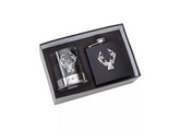 Stags head glass ands hip flask in set and presented in gift box